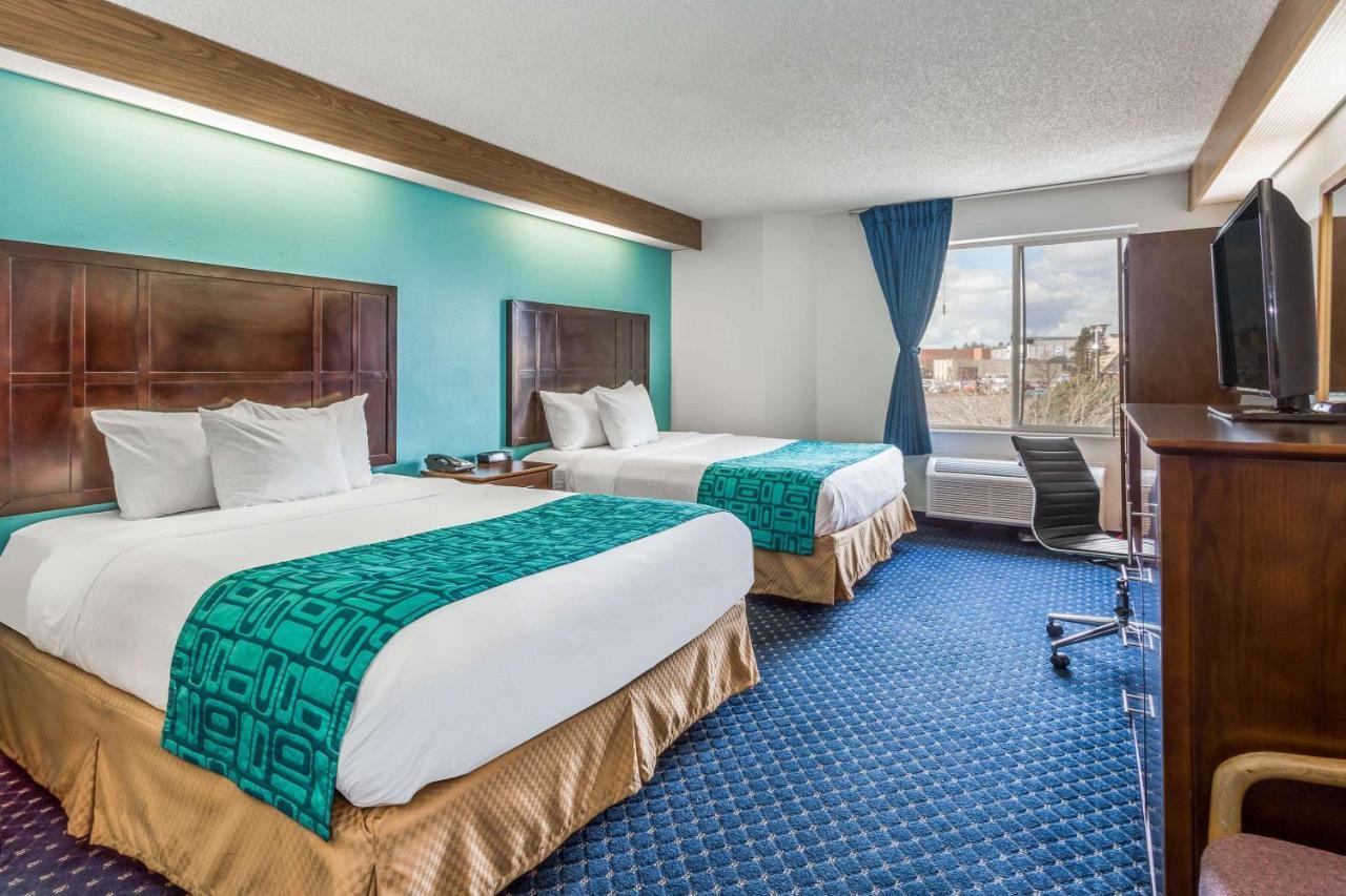 Howard Johnson By Wyndham Vancouver Hotel & Suites Exterior foto