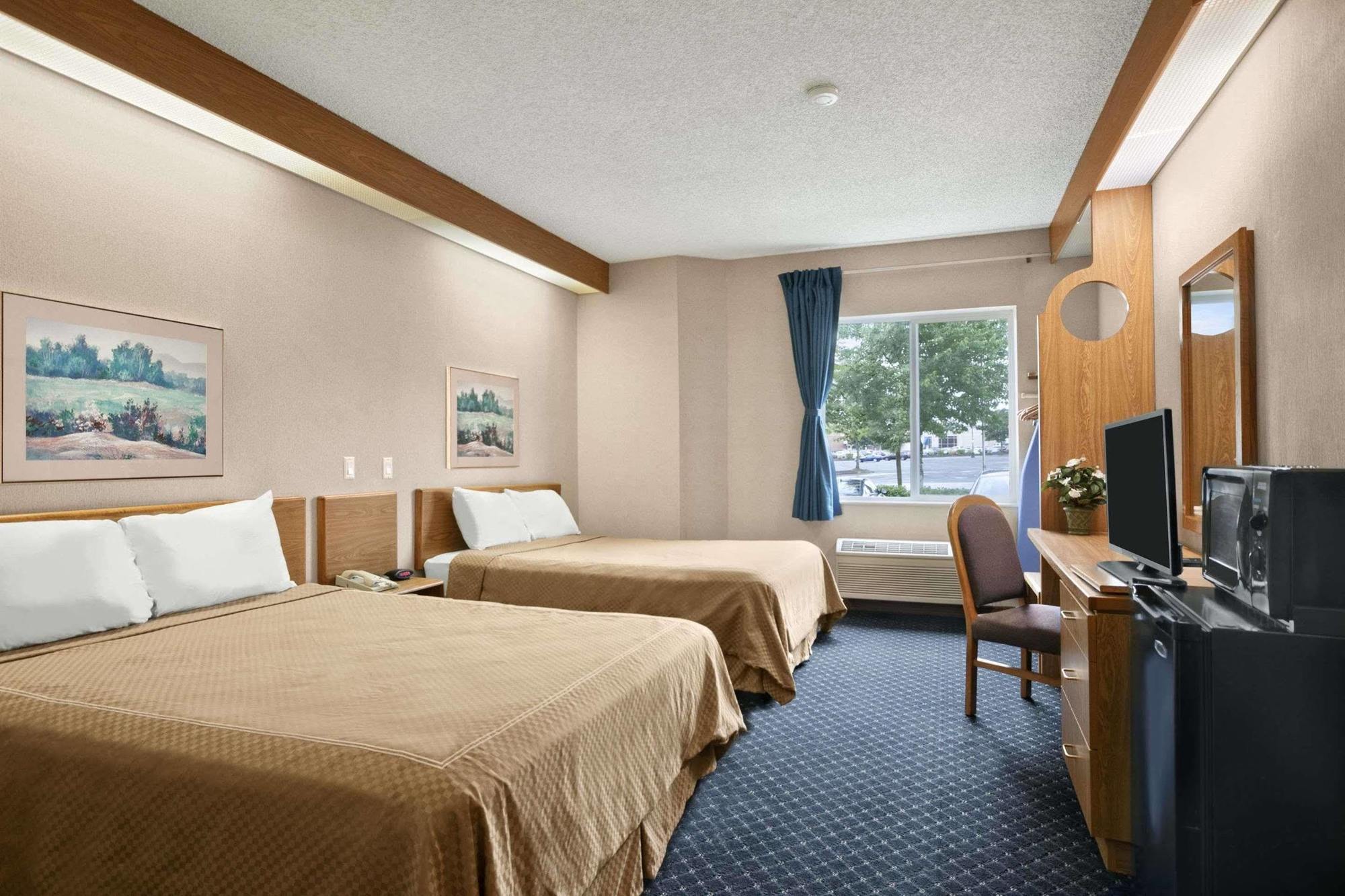 Howard Johnson By Wyndham Vancouver Hotel & Suites Exterior foto