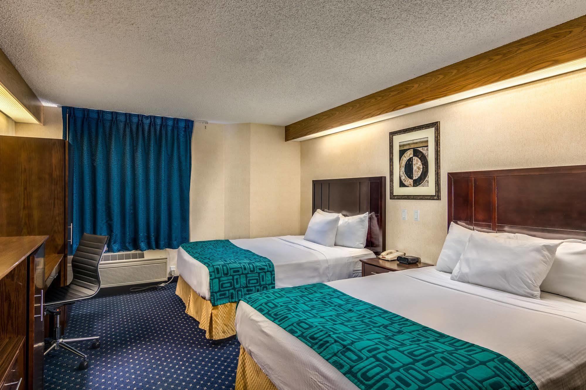 Howard Johnson By Wyndham Vancouver Hotel & Suites Exterior foto